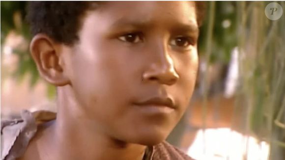 Tiziu (André Luiz Miranda) conta para Antenor a história de Janete e Josué.