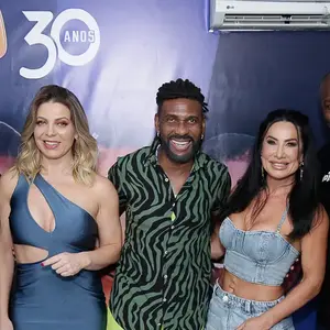 Scheila Carvalho e Cumpadre Washington fizeram as pazes e participaram da turnê de 30 anos do É O Tchan