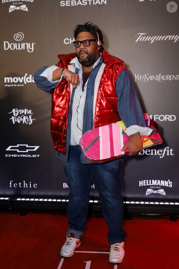 Baile de Halloween da Sephora 2025: o influenciador John Vlogs voltou aos anos 2000 com sua fantasia