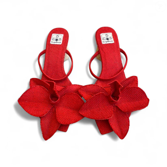 Marca brasileira Design Floresta, criada pela arquiteta Fernanda Toledo, aposta em sandálias artesanais sustentáveis feitas no Cerrado goiano