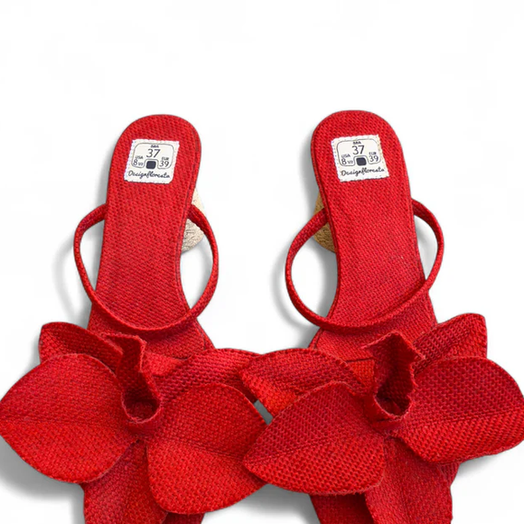 Marca brasileira Design Floresta, criada pela arquiteta Fernanda Toledo, aposta em sandálias artesanais sustentáveis feitas no Cerrado goiano