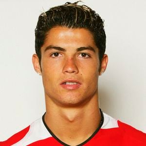 Cristiano Ronaldo tinha um dente a menos na parte da frente de sua boca, o que o incomodava