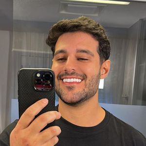 Recentemente, surgiram acusações de que um ex-participante do "Big Brother Brasil" teria agredido sua namorada em uma lanchonete em São Paulo.