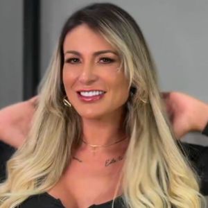 Andressa Urach aparece super diferente em foto sem mega hair e revela cabelo natural: 'Estava com muitas falhas'