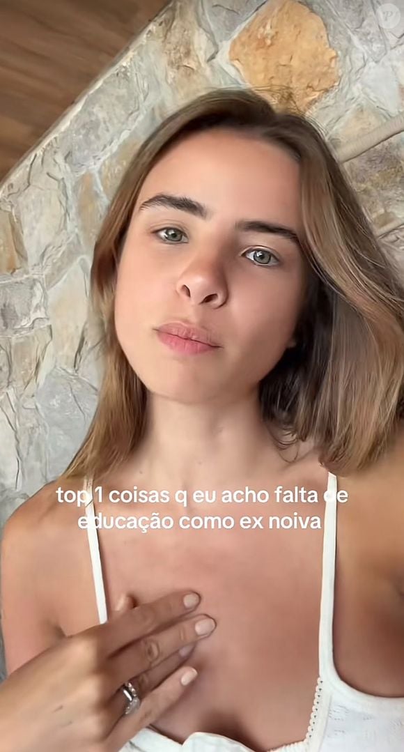 A cantora Giulia Be questionou a postura de pessoas que confirmaram presença no casamento com Conor Kennedy, mas não apareceram e não enviaram mensagens para explicar o motivo. "O que passa na cabeça de vocês? Vocês acham que a vida é um morango?", perguntou a artista no desabafo publicado no TikTok nesta terça-feira (20).