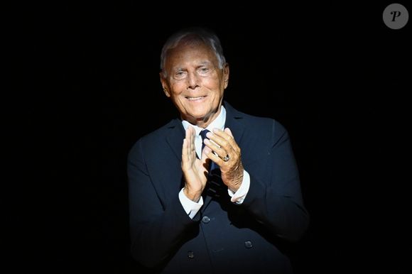 Giorgio Armani não teve filhos e não era legalmente casado com o estilista Leo Dell'Orco, portanto, não deixa herdeiros diretos