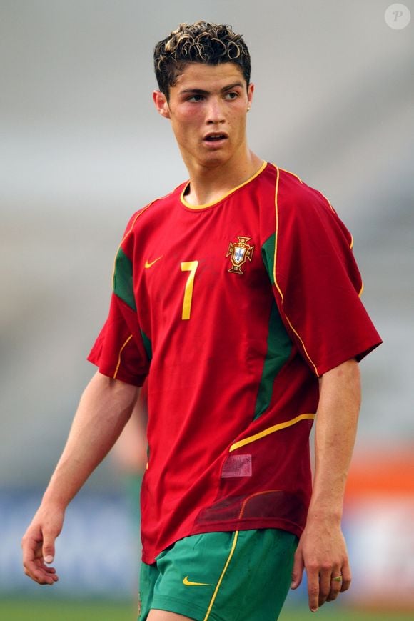 De menino tímido à estrela mundial: Cristiano Ronaldo revive história marcante com Paula Leça, que lhe oferecia hambúrgueres nos tempos de aperto