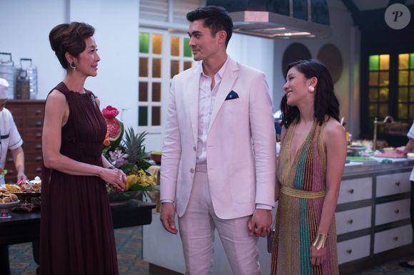 Constance Wu e Henry Golding retomarão seus papéis como Rachel e Nick na sequência de 'Podres de Ricos'. Além deles, Ronny Chieng e Michelle Yeoh também estão confirmados no elenco