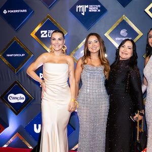 Deolane Bezerra, a mãe e as irmãs compareceram ao leilão beneficente de Neymar na noite de 10 de junho de 2025 horas após ter seu nome listado em possível indiciamento na CPI das Bets