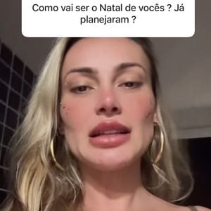 Andressa Urach e o namorado, Kylian, vão passar Natal separados, revelou a musa das plataformas adultas, que embarca para o Sul para ver o filho de 2 anos: 'Quem sabe no próximo?'