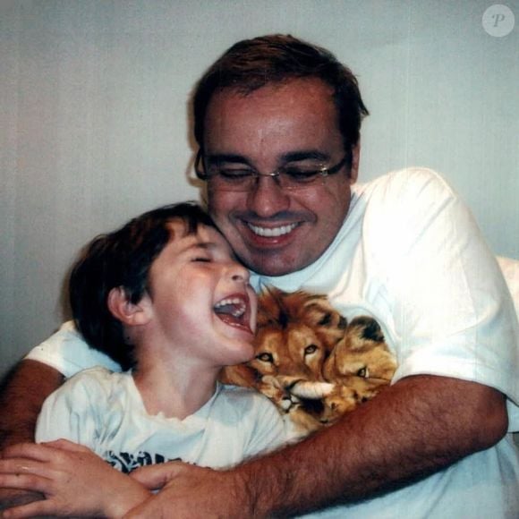 João Augusto Liberato, filho de Gugu, publicou diversas fotos em seu Instagram, como uma bela homenagem ao pai.