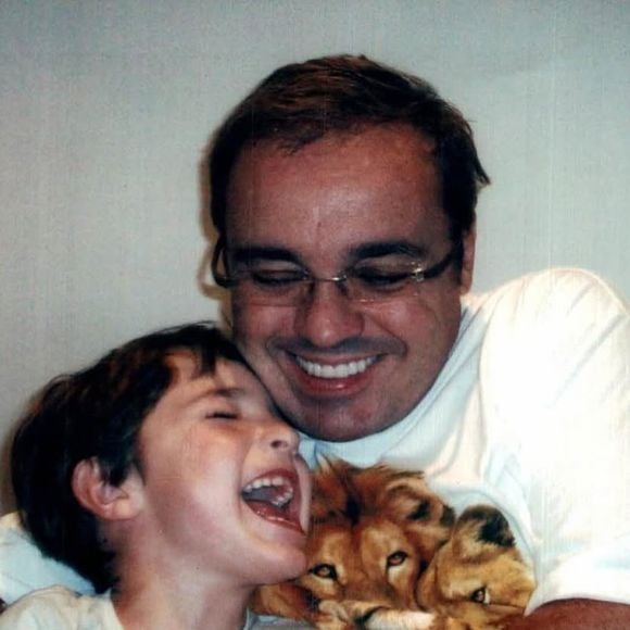 João Augusto Liberato, filho de Gugu, publicou diversas fotos em seu Instagram, como uma bela homenagem ao pai.
