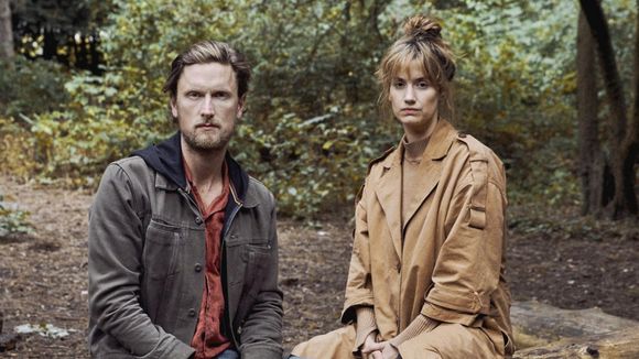 Na Netflix: a série escondida de 6 episódios que é um primor e vai te fazer se sentir dentro de uma investigação criminal