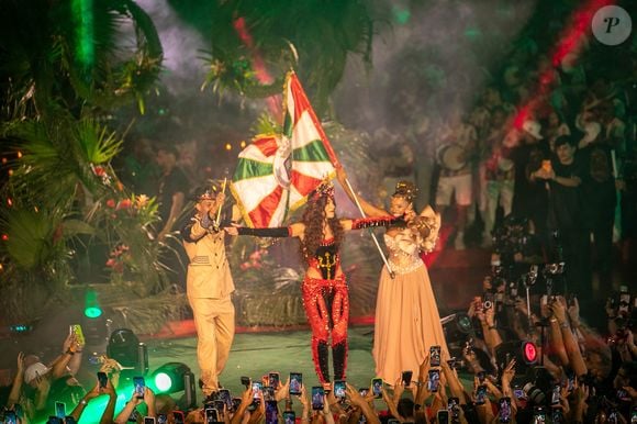 Anitta não quis ser coroada por Virgínia Fonseca
