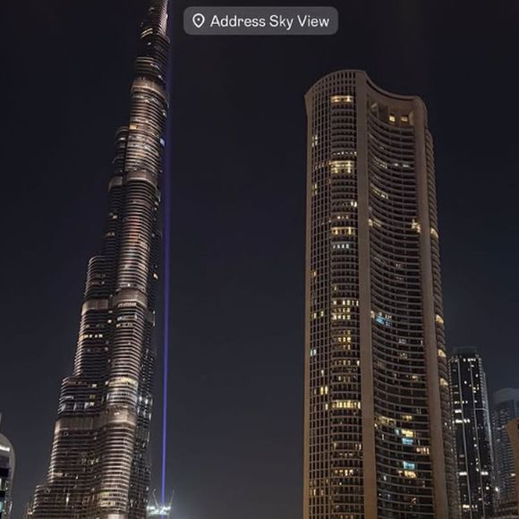 Virgínia Fonseca e Vini Jr. estão hospedados no luxuoso hotel Address Sky View