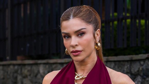 Qual a cor do cabelo da Grazi Massafera? Para viver Arminda em 'Três Graças', atriz adotou Sunset Brown, tom acobreado quente e luminoso; aos detalhes