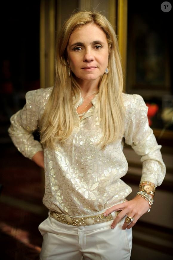 Carminha, a personagem icônica de Adriana Esteves em 'Avenida Brasil': manipuladora, venenosa e completamente sem limites, ela virou uma das maiores vilãs da televisão justamente porque parecia sentir satisfação ao destruir os outros.