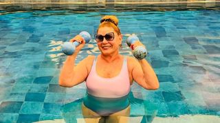 Vera Fischer, 74 anos: 'A fisioterapia aquática entrou na minha vida para melhorar as minhas dores. Minha força, resistência e postura estão cada dia melhores'