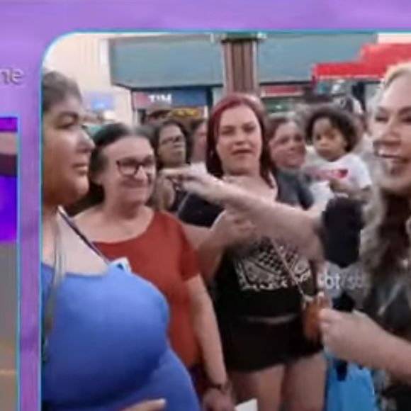 'Neymar chupou meu peitinho': Chris Flores se acabou de rir com fala de pessoa ao vivo no SBT