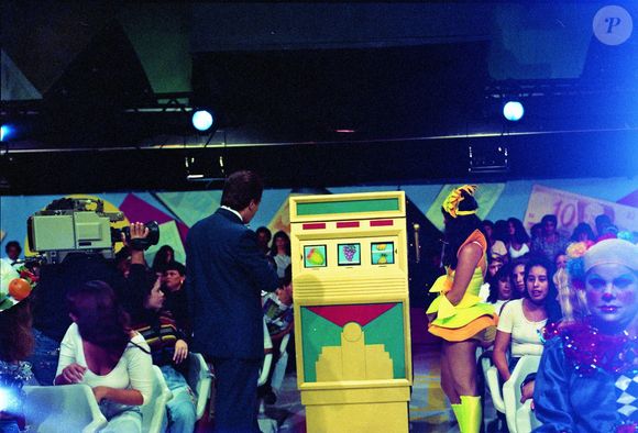 'Topa Tudo por Dinheiro' de Silvio Santos é mais um resgate do SBT, em crise de audiência