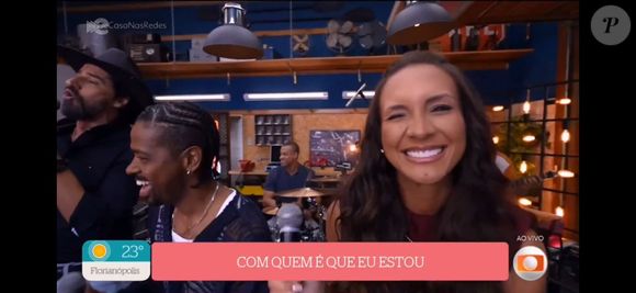 Ex-BBBs participaram do 'É de Casa' na manhã deste sábado (25) e soltaram a voz, junto de Alberto Cowboy