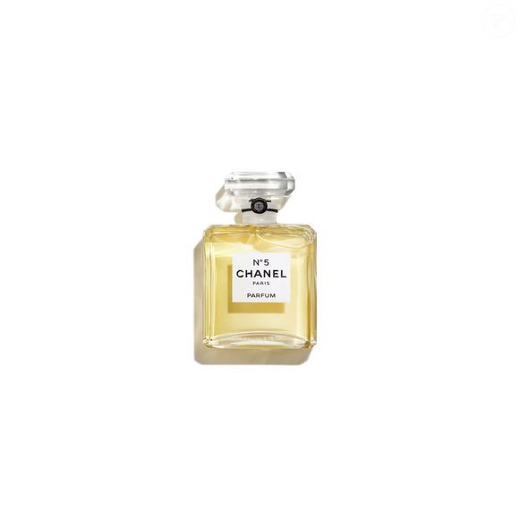 Chanel N°5 (Chanel) - 7.5 ml |R$ 1.210 - lançado em 1921, o perfume reúne cerca de 80 aromas e uma concentração marcante de aldeídos, ingrediente que ajudou a criar sua identidade sofisticada e inconfundível