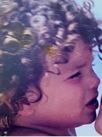 Reconhece o chorãozinho? Este menino é galã na novela 'Força de Mulher', leva vida discreta e ainda brilha como pianista