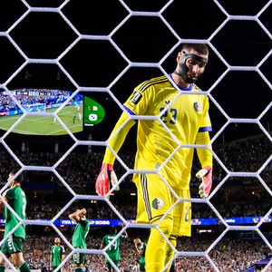 A repercussão da vitória argentina ultrapassou os limites do campo. Após os três gols de Lionel Messi sobre Luca Zidane, torcedores transformaram a reação de Zinedine Zidane em um dos assuntos mais comentados nas redes sociais durante a Copa do Mundo de 2026
