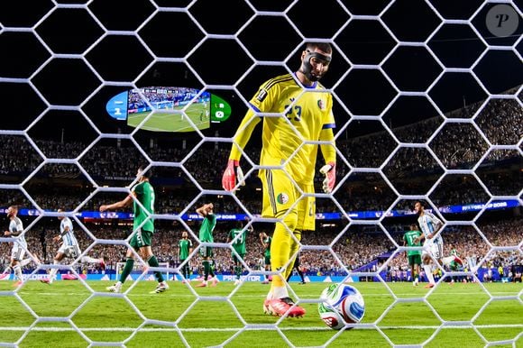 A repercussão da vitória argentina ultrapassou os limites do campo. Após os três gols de Lionel Messi sobre Luca Zidane, torcedores transformaram a reação de Zinedine Zidane em um dos assuntos mais comentados nas redes sociais durante a Copa do Mundo de 2026