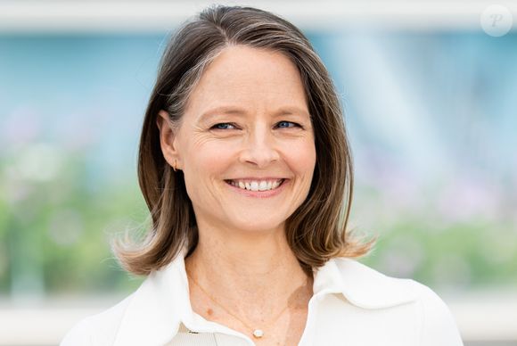 Famosas estão assumindo os cabelos brancos, como Jodie Foster