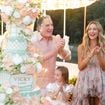 Bolo de 1,70m com 7 andares, troca de look e Vicky montada em pônei: novas fotos da festa luxuosa da filha de Roberto Justus e Ana Paula Siebert vão te deixar de queixo caído