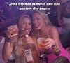 Andressa Urach e Gabi Ayala bebem juntas durante uma festa no registro publicado no perfil de ambas no Instagram neste Réveillon