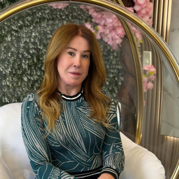 A assessoria de Zilu Godoi se pronunciou sobre o assunto: "A única declaração que tenho a fazer é que quando ela o conheceu ele já estava separado e nem morava mais na mesma casa com a ex mulher"