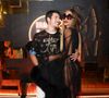Sabrina Sato posa em clima de romance com o marido, Nicolas Prattes