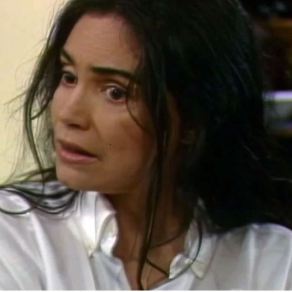 Regina Duarte sofre críticas por causa dos cabelos desgrenhados na novela 'História de Amor': 'Aquela trança dá a ela um aspecto de favelada'