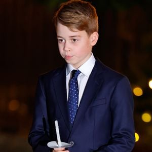 Filho de William e Kate Middleton, o príncipe George representou a monarquia em chá para ex-combatentes da Segunda Guerra Mundial