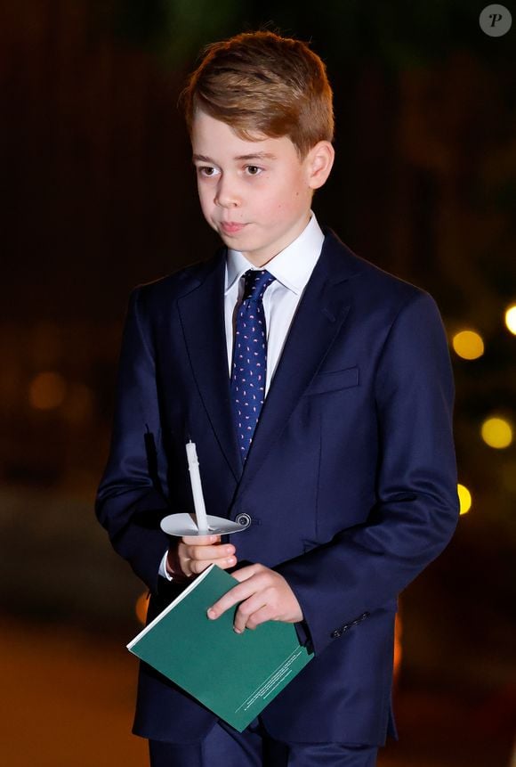 Filho de William e Kate Middleton, o príncipe George representou a monarquia em chá para ex-combatentes da Segunda Guerra Mundial