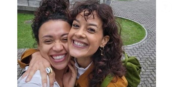 No remake de 'Vale Tudo' o casal lésbico formado por Cecília e Laís vem com força total  interpretadas respectivamente por Maeve Jinkings e Lorena Lima