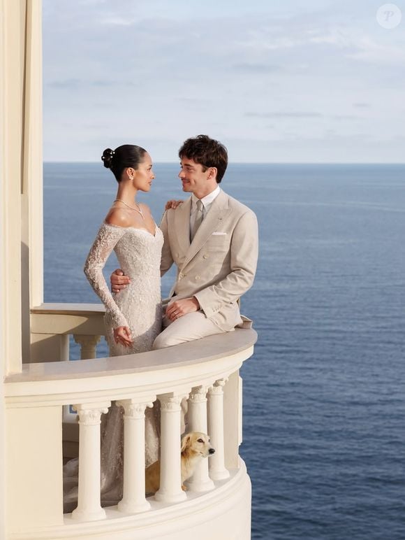 Fotos do casamento de Charles Leclerc e Alexandra Saint-Mleux aconteceram na Villa La Vigie