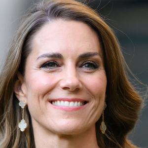 Kate Middleton participou recentemente de um encontro com moradores e voluntários de um serviço de transporte comunitário em Pulborough, na Inglaterra