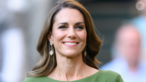 Kate Middleton participou recentemente de um encontro com moradores e voluntários de um serviço de transporte comunitário em Pulborough, na Inglaterra