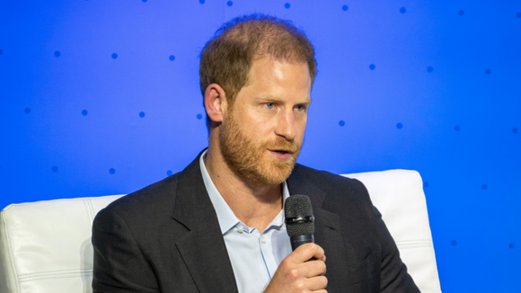 Mensagens vazadas entregam affair de Príncipe Harry com jornalista britânica: ‘Fim de semana cheio de travessuras’