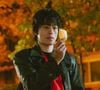 'A Gente Tenta' conta a história de Hwang Dong-man, um diretor de cinema que se sente fracassado após passar 20 anos tentando lançar um filme