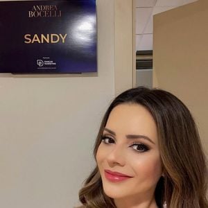 Sandy está em Portugal, onde acompanha o namorado, Pedro Andrade, em um congresso sobre medicina