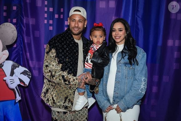 Mel, segunda filha de Neymar com Bruna Biancardi, nasceu na madrugada deste sábado (05)