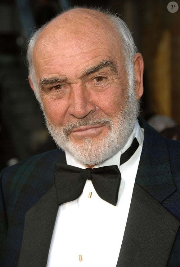 Sean Connery construiu uma carreira de décadas após interpretar James Bond e venceu o Oscar de Melhor Ator Coadjuvante por The Untouchables