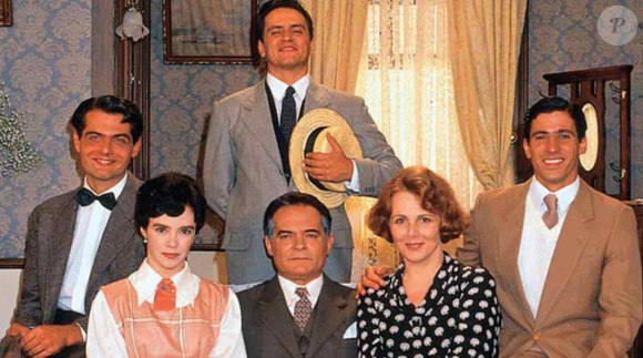 Uma das novelas de maior prestígio do SBT focava nas décadas de 1920 a 1940, 'Éramos Seis' acompanhava a evolução da cidade de São Paulo ao longo dos anos.