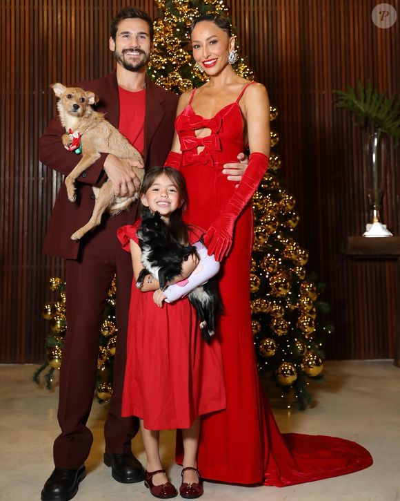 Sabrina Sato e Nicolas Prattes estão com Belinha desde o fim de 2024