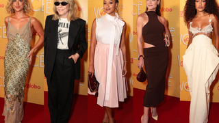 Brilho, recortes e alfaiataria: Sheron Menezzes, Alinne Moraes, Renata Sorrah e mais famosos capricham nos looks da première de 'Por Você', nova novela da Globo; 35 fotos