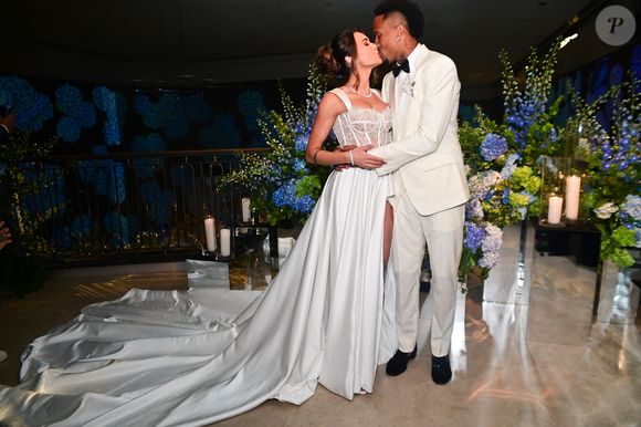 Tainá Castro apostou em renda transparente para body em casamento com Éder Militão